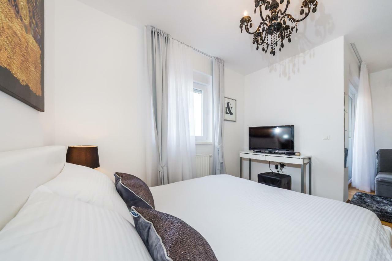 Studio Apartment K & K With Free Garage Ζαντάρ Εξωτερικό φωτογραφία